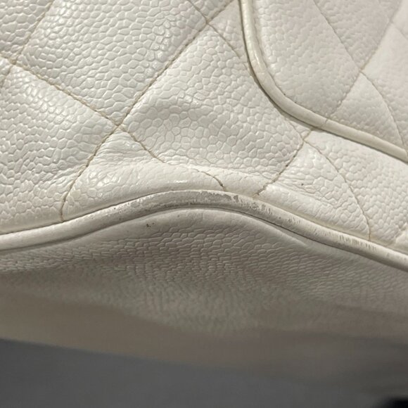 Chanel White Medallion Tote Gold Hardware (JB1027) - Picture 10 of 14